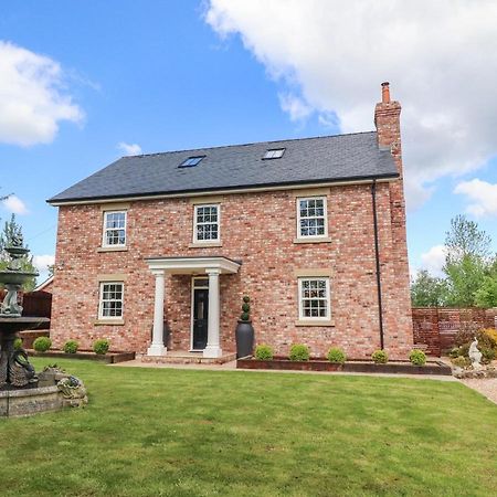 Moor End Manor Villa Poulton-le-Fylde Exterior foto